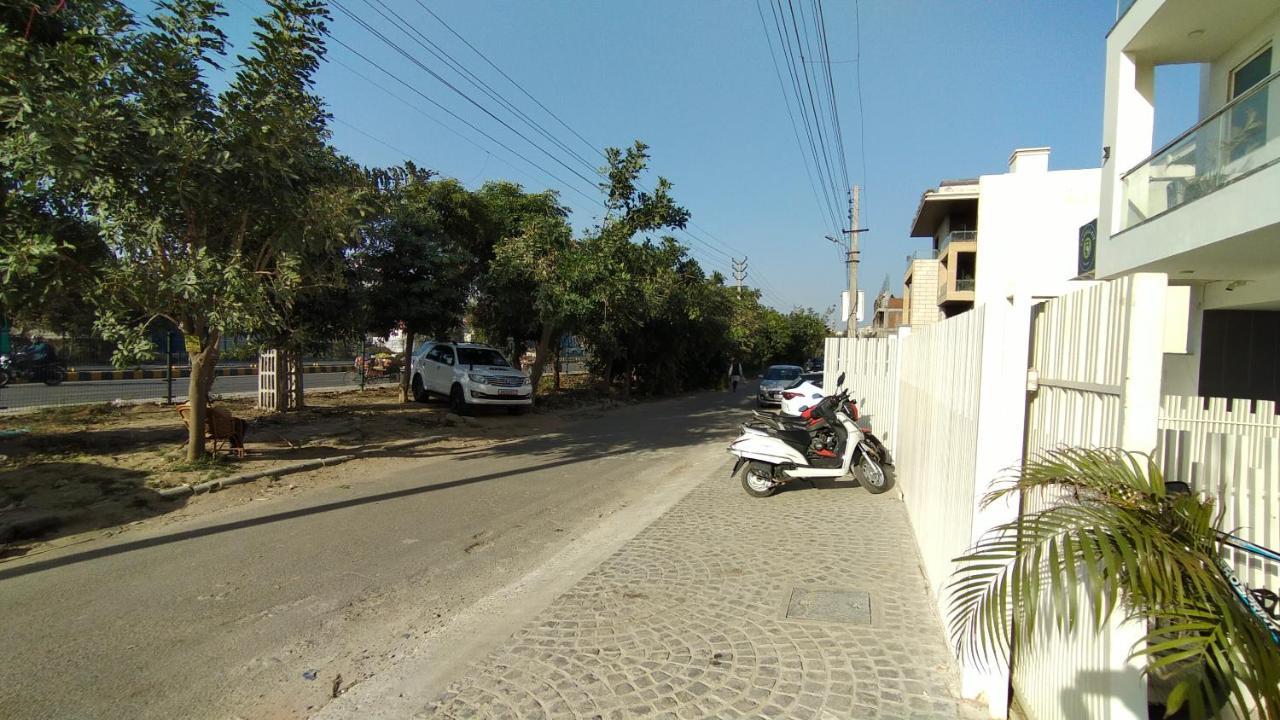 Saltstayz Sector 52 - Ardee City Mall Gurgaon Eksteriør bilde