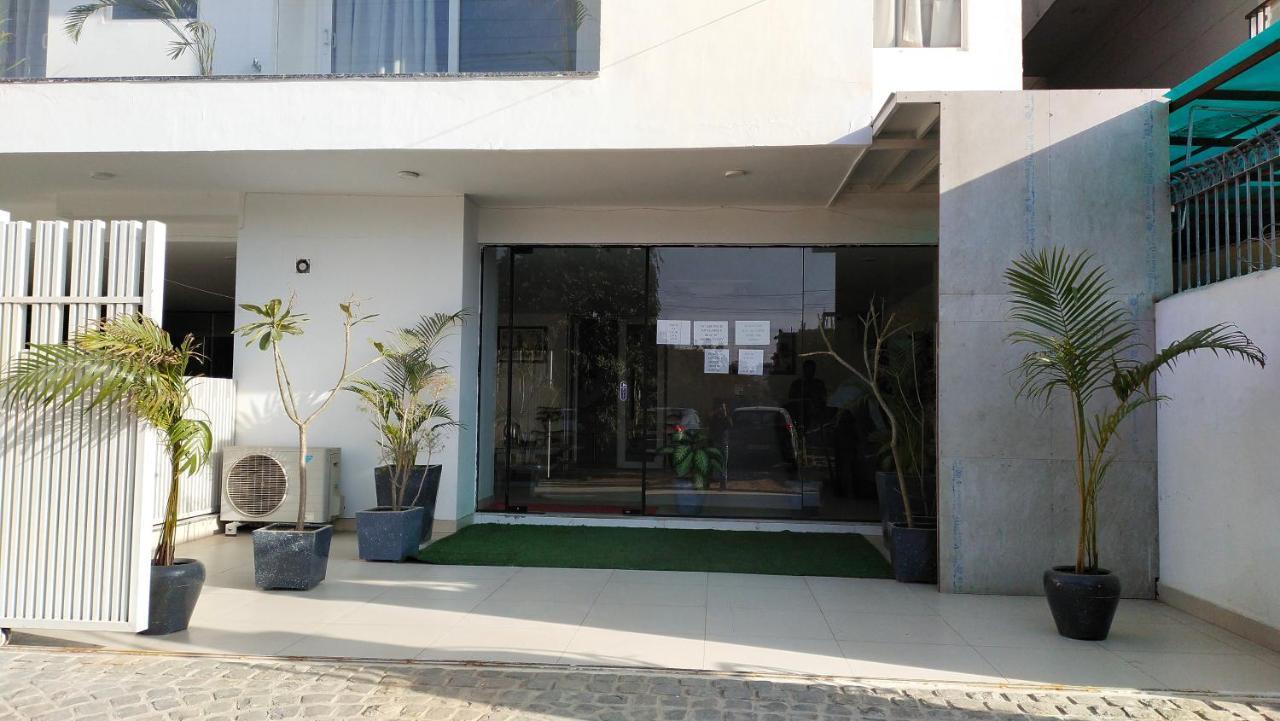 Saltstayz Sector 52 - Ardee City Mall Gurgaon Eksteriør bilde